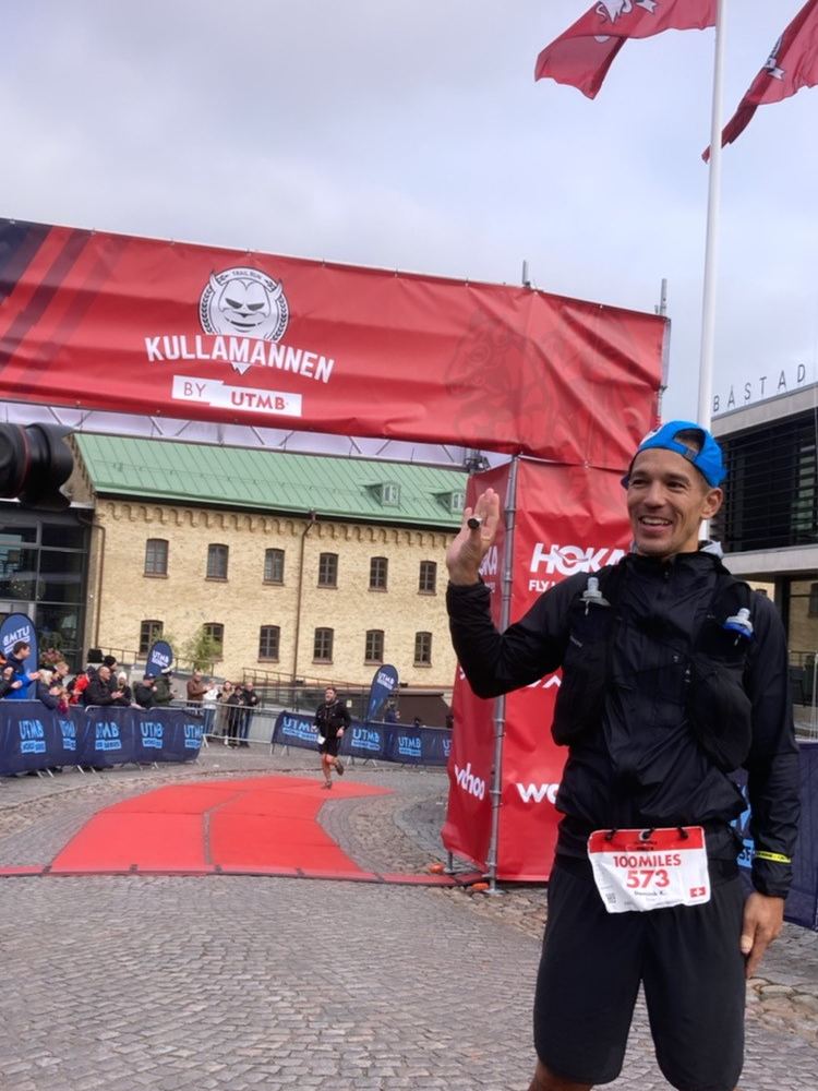 Dominik Erne under the Kullamannen finish arch in Båstad