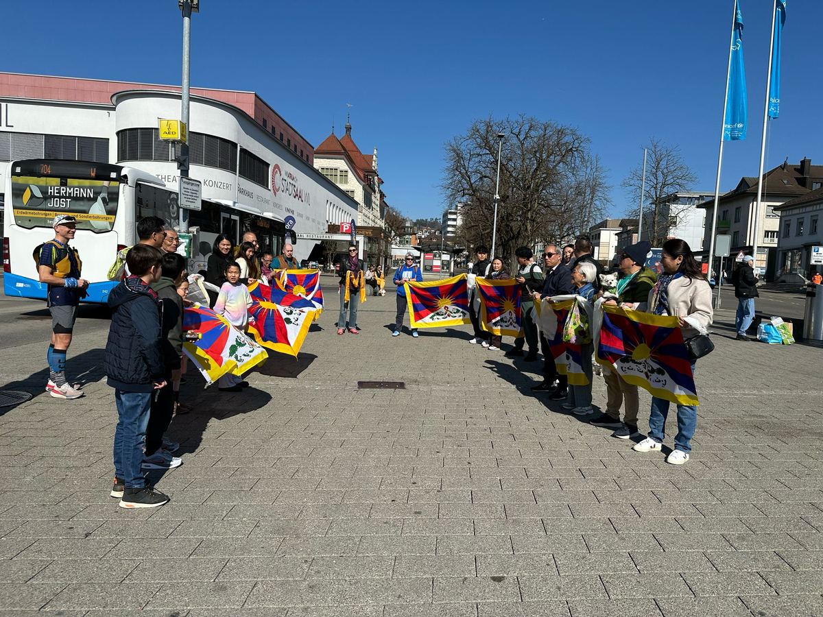 Supporters with Tibetan flags in Wil