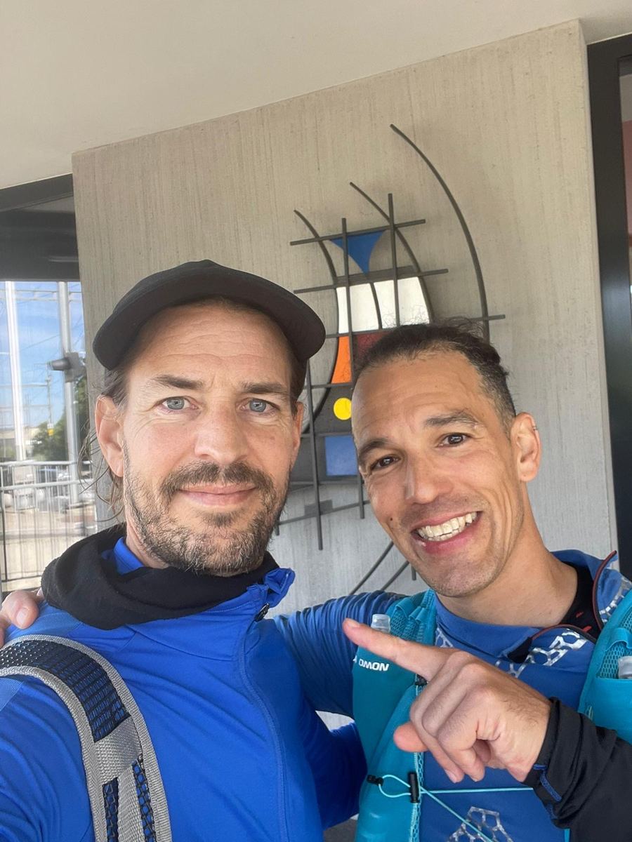 Dominik Erne and a friend taking a selfie